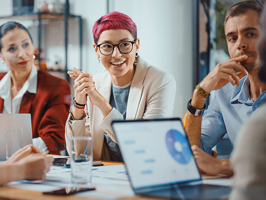 Besprechungsgespräch im Büro