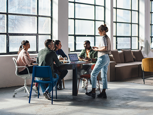 O PeopleStrong mantém os dados confidenciais dos clientes seguros, ao mesmo tempo em que oferece suporte ao trabalho remoto e híbrido